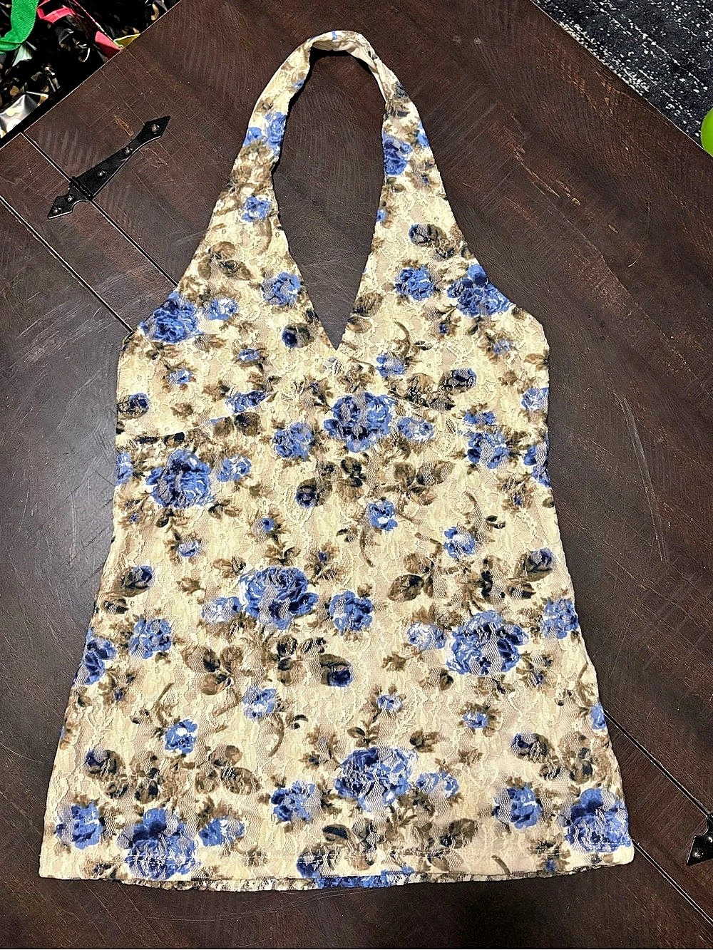 New Mode Floral Lace Halter Tank in Cream & Blue Size Large